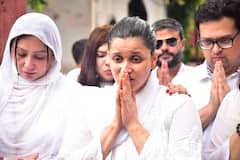 पिता के अंतिम संस्कार में मन्नारा चोपड़ा का रो-रोकर बुरा हाल, प्रियंका-परिणीति का परिवार भी पहुंचा