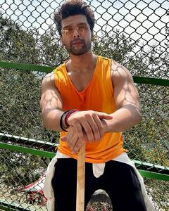 कुशाल टंडन की एक्स गर्लफ्रेंड शिवांगी जोशी, गौहर खान, ऐलना बोएवा और रिधिमा पंडित में कौन है ज्यादा अमीर