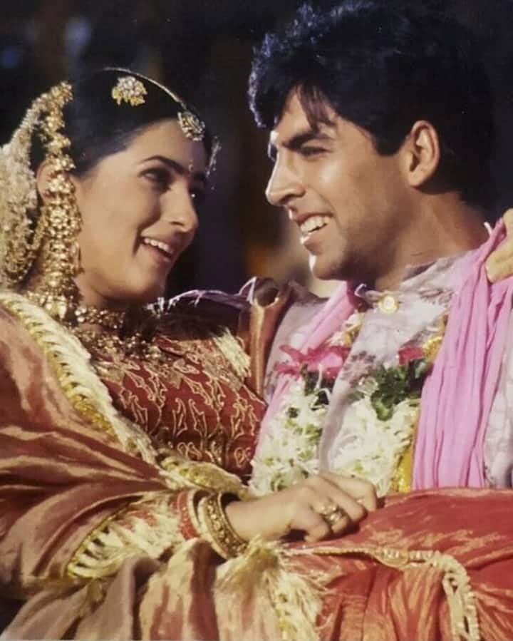 During the conversation, Twinkle himself told that the marriage is the same day and he is a bride. Mehndi artist was also surprised to know this.