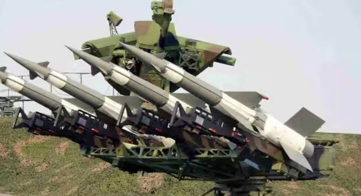 ਭਾਰਤ ਕੋਲ ਡੀਆਰਡੀਓ ਦੁਆਰਾ ਵਿਕਸਤ ਇੱਕ ਬੈਲਿਸਟਿਕ ਮਿਜ਼ਾਈਲ ਡਿਫੈਂਸ (BMD) ਸਿਸਟਮ ਵੀ ਹੈ, ਜਿਸ ਵਿੱਚ ਦੋ ਪਰਤਾਂ ਹਨ, ਇੱਕ ਉੱਚ ਉਚਾਈ ਵਾਲਾ ਇੰਟਰਸੈਪਟਰ ਅਤੇ ਦੂਜਾ ਘੱਟ ਉਚਾਈ ਵਾਲਾ ਇੰਟਰਸੈਪਟਰ ਜੋ ਕ੍ਰਮਵਾਰ 150 ਕਿਲੋਮੀਟਰ ਅਤੇ 30 ਕਿਲੋਮੀਟਰ ਦੀ ਉਚਾਈ ਤੱਕ ਹਮਲਾ ਕਰ ਸਕਦਾ ਹੈ।