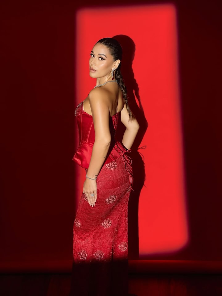 कृष्णा श्रॉफ को किसी इंट्रोडक्शन की जरूरत नहीं है. वे फिटनेस फ्रीक हैं और बेहतरीन फैशन सेंस के लिए भी जानी जाती हैं.