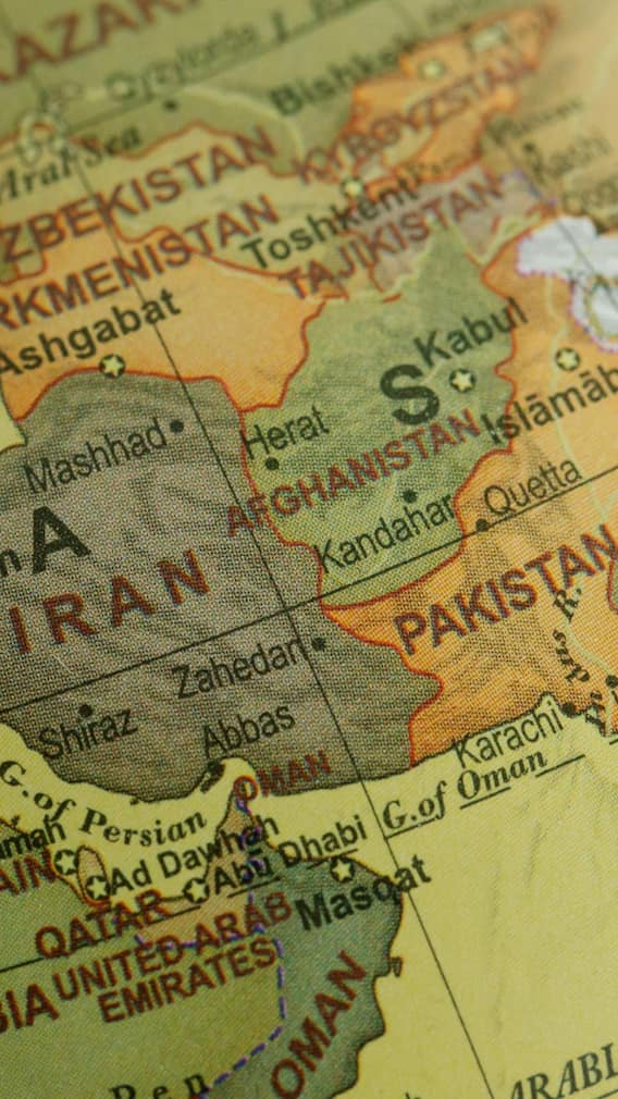 पाकिस्तान से कितना दूर है ईरान?