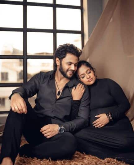 விஜய் டிவி சீரியல் நடிகருக்கு குவா... குவா..! நடிகர் அவினாஷ் - தெரேசா ஜோடிக்கு குவியும் வாழ்த்து!