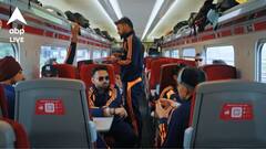 লোকাল ট্রেনে চেপে প্র্যাক্টিসে গেলেন শুভমন-বুমরা-পন্থরা, ভারতীয় ক্রিকেটারদের দেখতে জমে গেল ভিড়