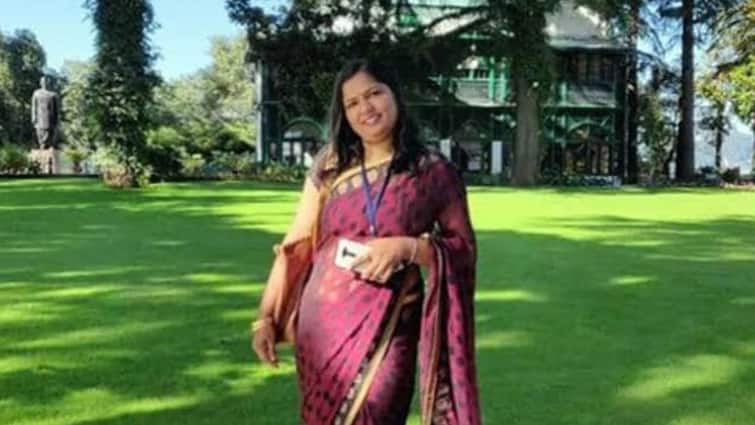 UPSC में मां की जीत! दो साल के बेटे को संभालते हुए रचा इतिहास, पढ़ें पुष्पलता यादव की कहानी