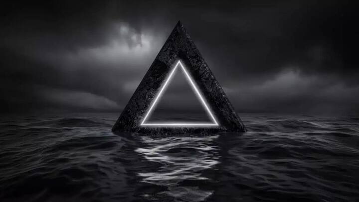 बरमूडा ट्रायंगल से तकरीबन 20 से ज्यादा जहाज गायब हुए हैं तो मरने वालों की संख्या भी करीब-करीब लाख तक होगी.