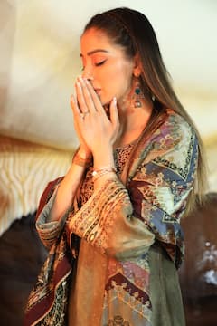 Raai Laxmi Seeks Divine Peace At Shivoham Shiva Temple. See Pics