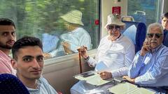 वंदे भारत से सफर कर गदगद हुए जम्मू-कश्मीर के सीएम उमर अब्दुल्ला, शेयर की तस्वीरें