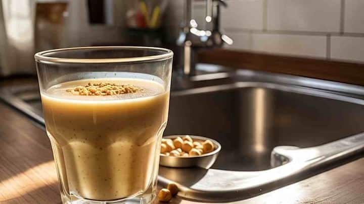 આ ઉપરાંત, ઉનાળામાં સત્તુ પીવાથી ડિહાઇડ્રેશન દૂર થાય છે અને તાત્કાલિક ઉર્જા આપવાનું કામ કરે છે. સત્તુમાં ગ્લાયકેમિક ઇન્ડેક્સ ઓછો હોય છે, જેના કારણે સત્તુ પીવું ડાયાબિટીસના દર્દીઓ માટે પણ ખૂબ ફાયદાકારક છે.