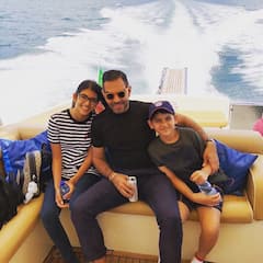 संजय कपूर के साथ त्योहार मनाते थे करिश्मा के बच्चे, सौतेली मां प्रिया सचदेव ने शेयर की थी हैप्पी फैमिली की फोटो