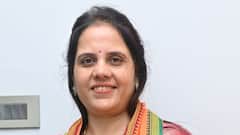 छत्तीसगढ़: रायपुर की मेयर मीनल चौबे का दावा, 30 मिनट तक नहीं खुला इंडिगो के विमान का दरवाजा