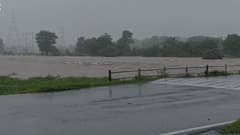 Raigad heavy rain updates: रायगडमध्ये तुफान पाऊस, खेडमध्ये धोक्याचा सायरन वाजला, नागोठण्यात रस्त्यावर बोटी उतरवल्या