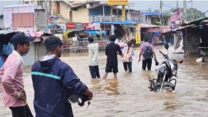 नागोठणे परिसरात आणखी काही तास पाऊस सुरु राहिल्यास गंभीर परिस्थिती निर्माण होऊ शकते.