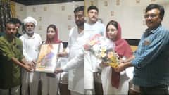 रिवॉल्वर गर्ल अरीबा को दिया फूलों का गुलदस्ता, झांसी की रानी की तस्वीर, कांग्रेस ने किया सम्मानित
