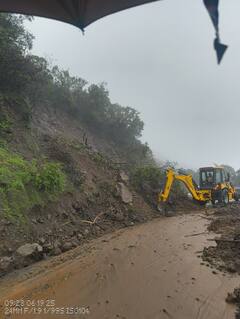 Satara Rain Update: महाबळेश्वर तापोळा रस्त्यावर दरड कोसळली; काही महिन्यांपूर्वी केलेला रस्ता तब्बल 10 फूट खचला