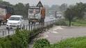 Raigad heavy rain updates: रायगडमध्ये तुफान पाऊस, खेडमध्ये धोक्याचा सायरन वाजला, नागोठण्यात रस्त्यावर बोटी उतरवल्या