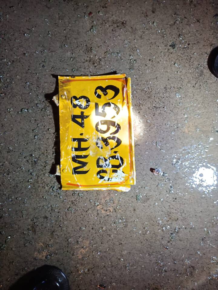 ही मंडळी परभणी जिल्ह्यातून भिवंडीतील नातेवाईकांकडे येत असताना हा अपघात घडला. अपघातानंतर जखमींना तात्काळ भिवंडीतील उपजिल्हा रुग्णालयात दाखल करण्यात आले.