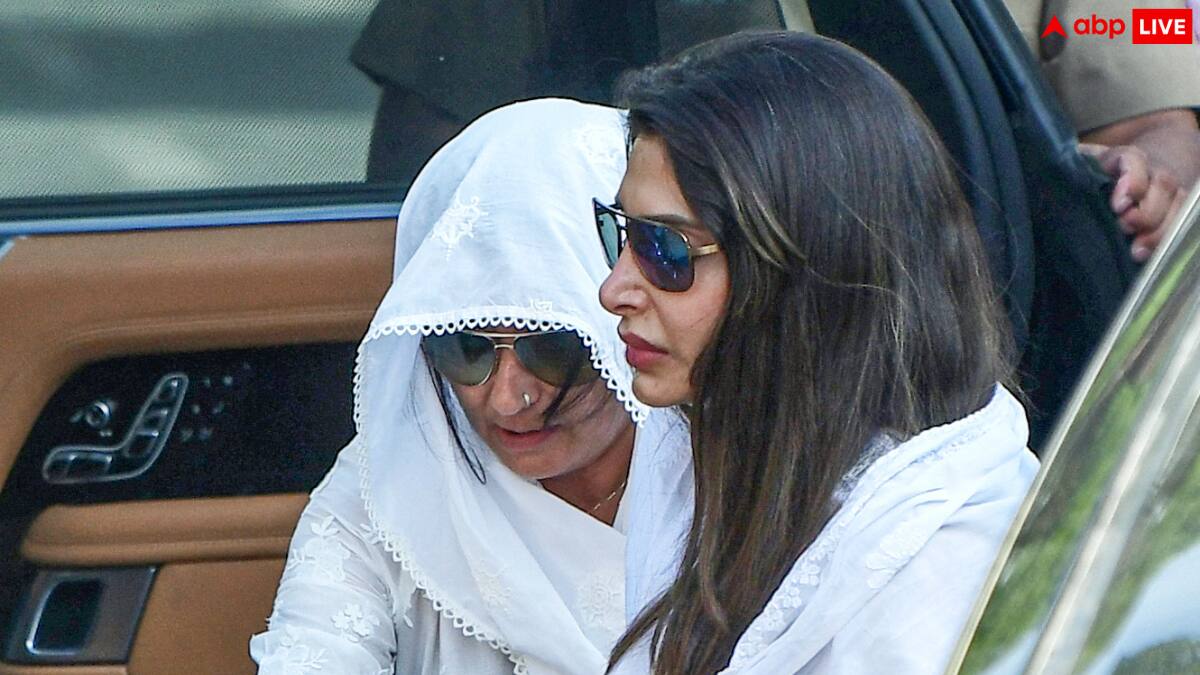 करिश्मा के एक्स-हसबैंड का 7 दिन बाद हुआ अंतिम संस्कार, बहन को संभालती दिखीं करीना, सैफ भी पहुंचे
