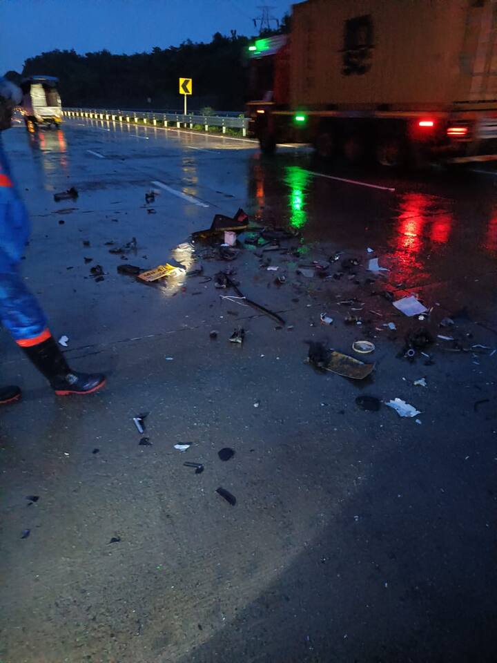 मृतदेहांचे पंचनामे करून शवविच्छेदनासाठी भिवंडीच्या शासकीय रुग्णालयात पाठवण्यात आले असून, या प्रकरणाचा सखोल तपास शहापूर पोलीस करीत आहेत.