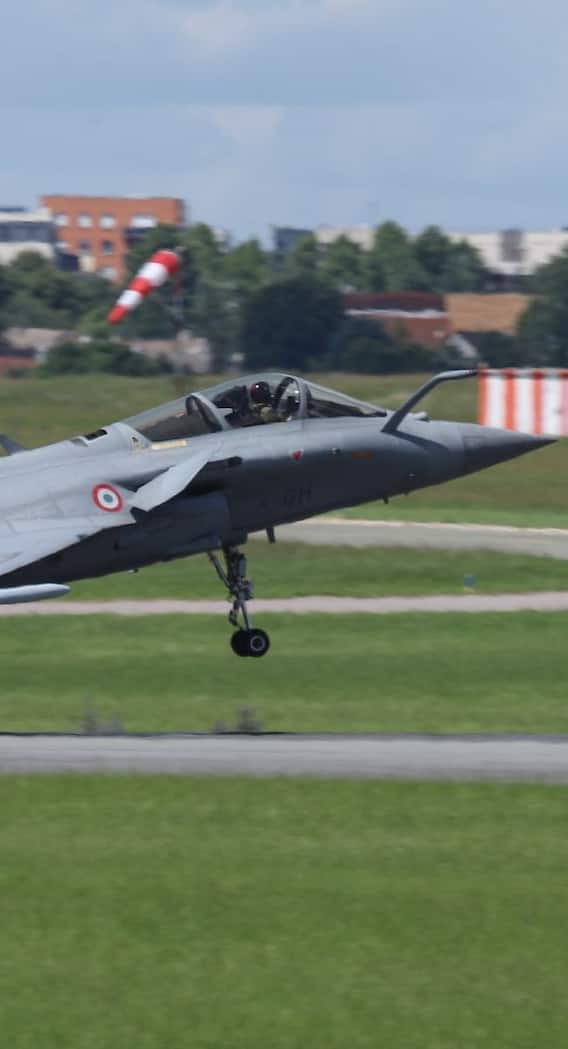 फाइटर जेटच्या टाकीत किती लिटर इंधन बसतं?