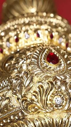 माऊलींचरणी 1 किलो सोन्याचा मुकूट!