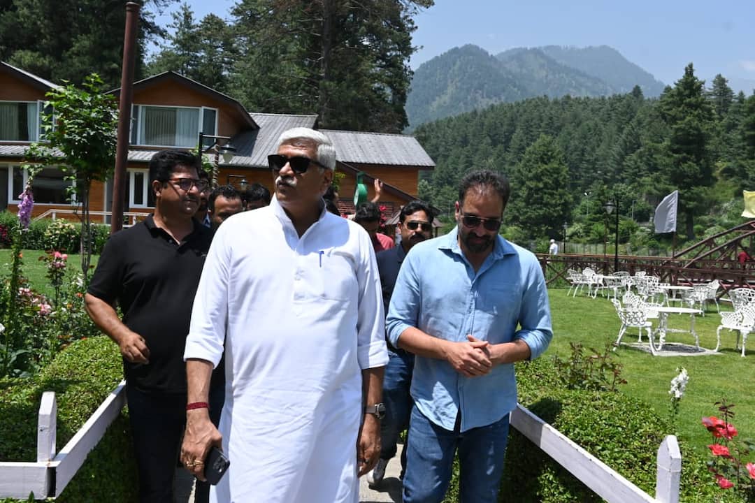 Tourism Minister Gajendra Shekhawat Visits Pahalgam After Attack, Calls For Peace And Prosperity In Kashmir Tourism Minister Gajendra Shekhawat Visits Pahalgam After Attack, Calls For Peace And Prosperity In Kashmir
