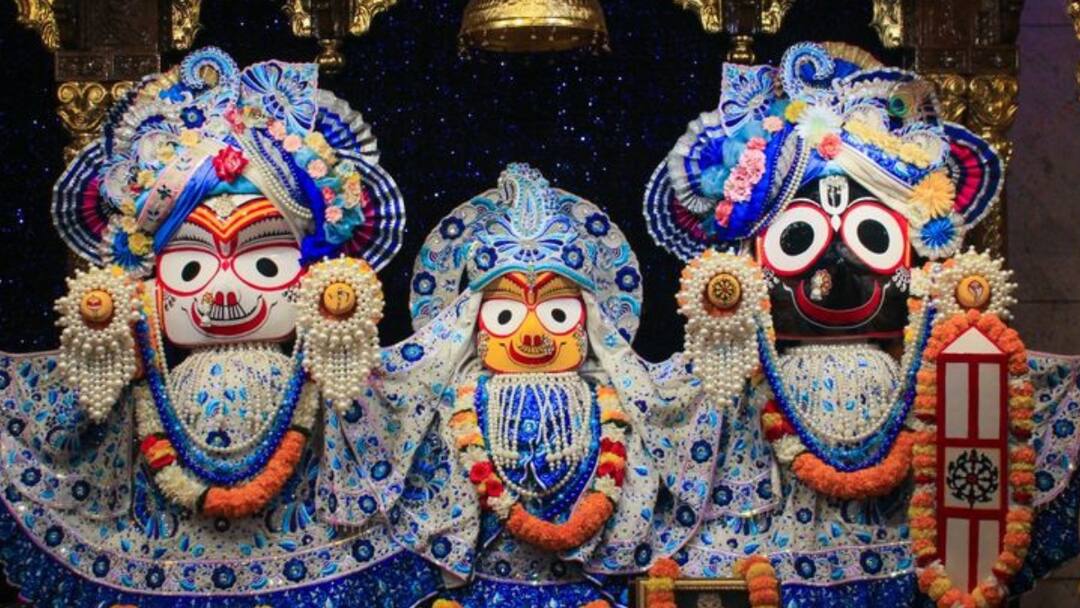Jagannath Rath Yatra 2025:జగన్నాథ రథయాత్రకు సిర్వం సిద్ధం.. సగం చెక్కిన విగ్రహాల వెనుకున్న రహస్యం, దీన్నించి నేర్చుకోవాల్సిన ఆధ్యాత్మిక పాఠం ఏంటి! The Vibrant Festival of Lord Jagannath significance behind the Jagannath Rath Yatra Jagannath Rath Yatra 2025:జగన్నాథ రథయాత్రకు సిర్వం సిద్ధం.. సగం చెక్కిన విగ్రహాల వెనుకున్న రహస్యం, దీన్నించి నేర్చుకోవాల్సిన ఆధ్యాత్మిక పాఠం ఏంటి!