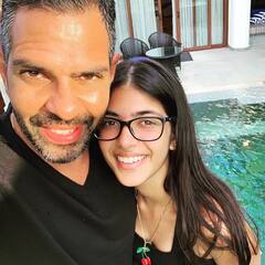 संजय कपूर के साथ त्योहार मनाते थे करिश्मा के बच्चे, सौतेली मां प्रिया सचदेव ने शेयर की थी हैप्पी फैमिली की फोटो