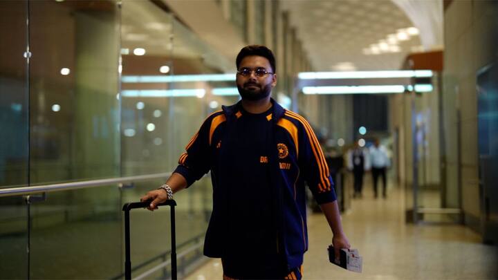 আজ থেকে শুরু হচ্ছে ভারত বনাম ইংল্যান্ডের পাঁচ ম্যাচের টেস্ট সিরিজ়। এই সিরিজ়ের আগেই তরুণ ভারতীয় দলের সহ-অধিনায়ক নির্বাচিত হয়েছেন ঋষভ পন্থ।