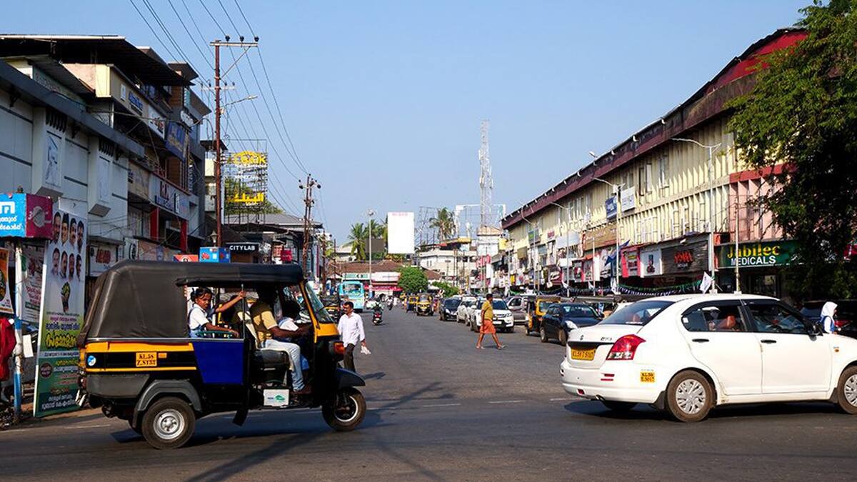 சேட்ட... சேட்ட... திருடச் சென்ற ஹோட்டலில் ஆம்லெட், பீப் கறியை ருசித்த திருடன் கைது