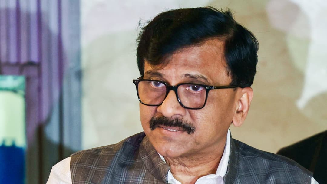 Shiv Sena UBT Sanjay Raut Attacks on Eknath Shinde Amit Shah Devendra Fadnavis Raj Thackeray Uddhav Thackeray Maharashtra: संजय राउत का एकनाथ शिंदे पर हमला, 'उनके मुंह से अघोरी...', दे दी चेतावनी