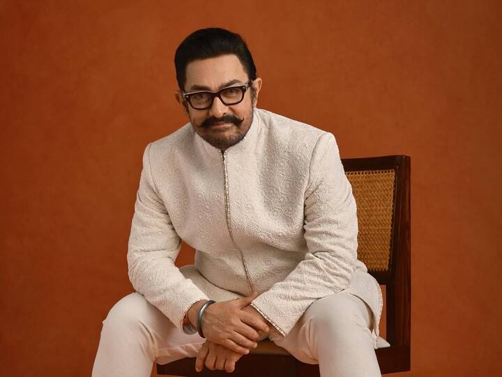 But Aamir Khan got the biggest success when his film has launched the films of three big actors of the year in this matter.