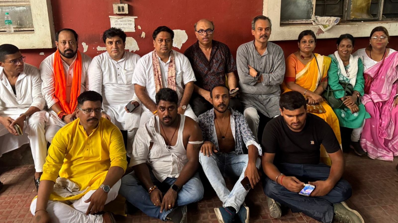 Sukanta Majumdar Arrested: গ্রেফতার সুকান্ত মজুমদার ও চিকিৎসক রজতশুভ্র-সহ ২৫ জন ! লন্ডনের কেলগকাণ্ডের আঁচ শহরে, তুলকালাম ভবানীপুরে
