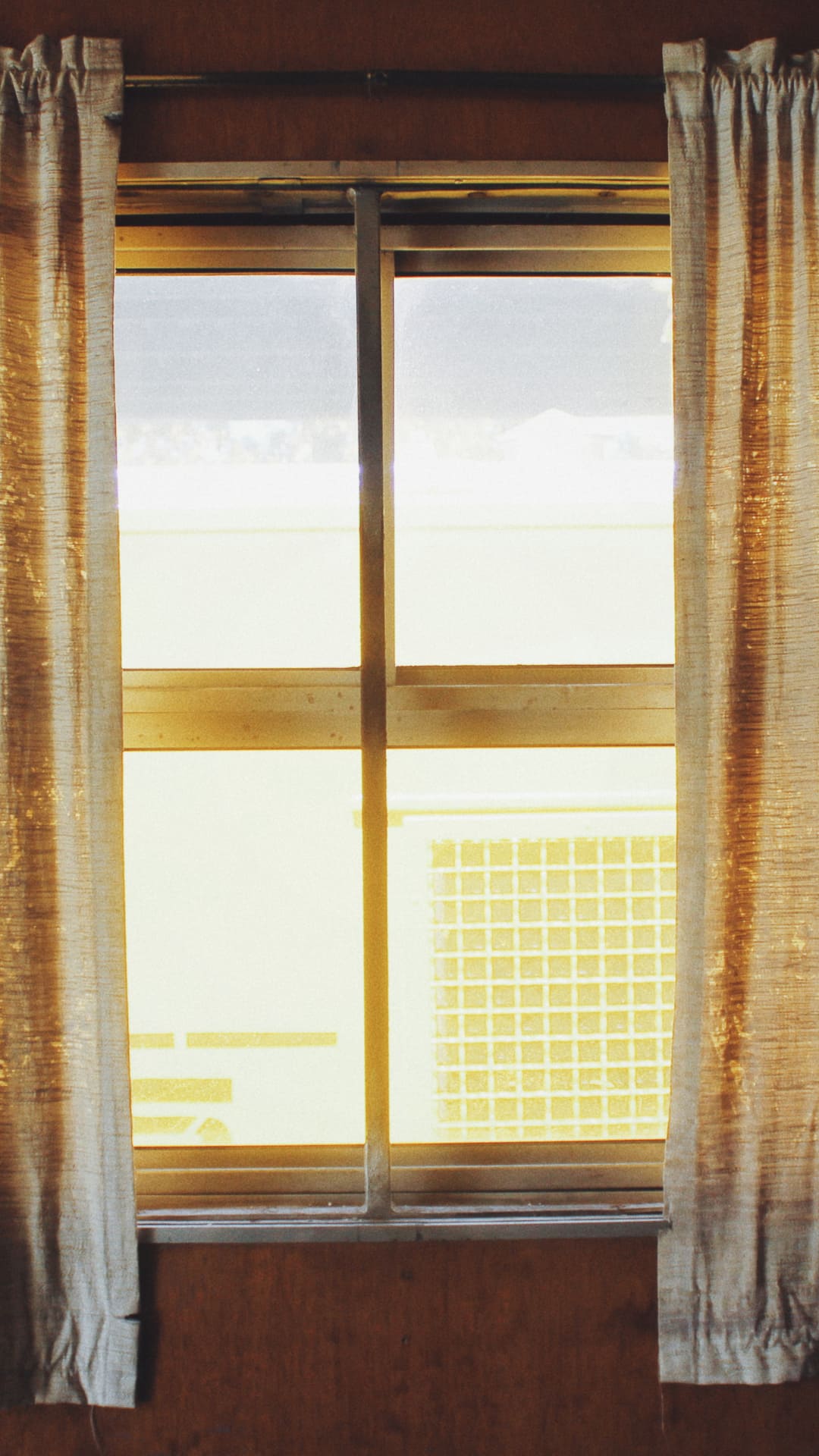 8 Ways To Keep House Cool Naturally During The Summer