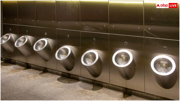 पुरुषों में बूंद-बूंद पेशाब का सबसे आम कारण प्रोस्टेट ग्रंथि का बढ़ना (Benign Prostatic Hyperplasia - BPH) है. यह दिक्कत 50 साल से ज्यादा उम्र के पुरुषों में देखी जाती है. बढ़ा हुआ प्रोस्टेट यूरीन ट्रैक्ट पर प्रेशर डालता है, जिससे पेशाब की धार कमजोर हो जाती है और मूत्राशय पूरी तरह खाली नहीं हो पाता है.