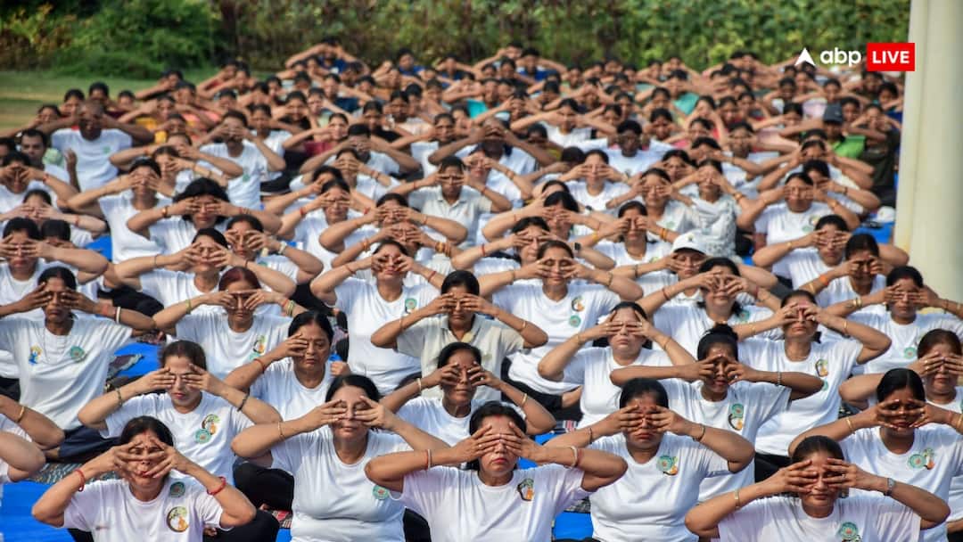 International Yoga Day 2025 Preparations complete in Jharkhand Ranchi MP sanjay seth inspected areas झारखंड में अंतरराष्ट्रीय योग दिवस की तैयारियां पूरी, स्कूल की छुट्टी रद्द, सरकार ने जारी किया आदेश