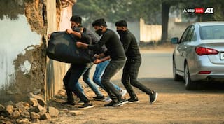 ਚਿੱਟੇ ਦਿਨ ਹੀ ਰਾਹ ਤੁਰੀ ਜਾਂਦੀ ਔਰਤ ਦੀਆਂ ਖੋਹ ਲਈਆਂ ਵਾਲੀਆਂ, ਮਾਰਦੀ ਰਹੀ ਚੀਕਾਂ; ਲੋਕਾਂ 'ਚ ਸਹਿਮ ਦਾ ਮਾਹੌਲ