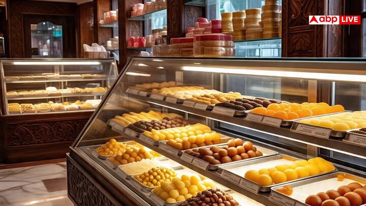 भारत की सीमा से सटा नेपाल अपने खूबसूरत टूरिस्ट हब के लिए जाना जाता है. पहाड़ों की खूबसूरती के साथ  वहां की मिठाइयों की बात ही अलग है. नेपाल की  मिठाइयां भारत की मिठाइयों को भी पीछे छोड़ देती हैं.