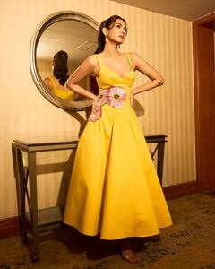 Sonal Chauhan PHOTO: અભિનેત્રી સોનલ ચૌહાણે ક્લાસી લુકમાં કેમેરા સામે આપ્યા પોઝ