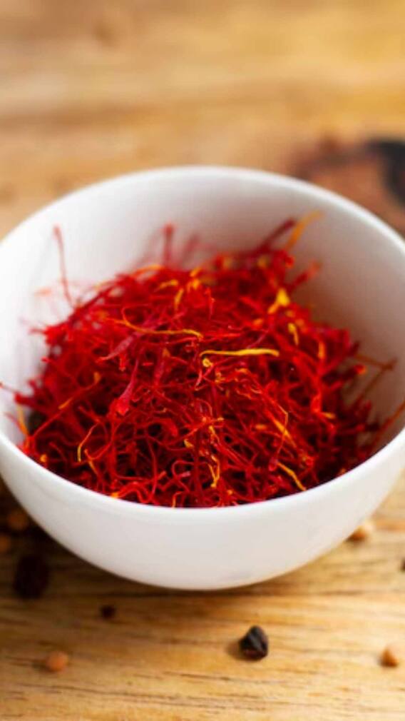 ऐसे करें असली केसर की पहचान