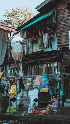 மாயாஜாலவாதிகளின் குடியிருப்பு; டெல்லியிலும் தாராவி போன்ற இடம் இருக்கிறதா?