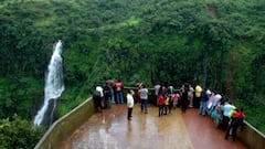 सातारा जिल्ह्यात पर्यटनासाठी जाताय? मग बातमी आपल्यासाठी; धरणे, कास पठारसह महाबळेश्वरमधील पर्यटनस्थळांवर 19 ऑगस्टपर्यंत बंदी