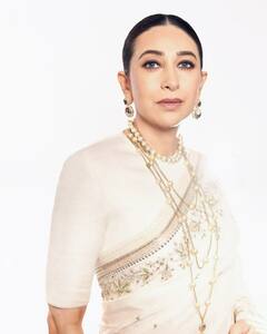 करिश्मा कपूर की ग्लोइंग स्किन का क्या है राज, महंगे क्रीम-पाउडर नहीं यूज करती हैं ये घरेलू नुस्खा