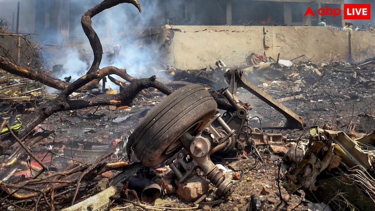 Air India Plane Crash How can claim gold and cash found from debris of Ahmedabad plane crash Know rules अहमदाबाद प्लेन क्रैश के मलबे में मिला कई तोला सोना, जानें इस पर कैसे कर सकते हैं दावा 