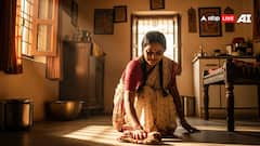 Maa Lakshmi: मां लक्ष्मी आने से पहले देखती हैं ये 6 चीजें! क्या आपके घर में हैं?