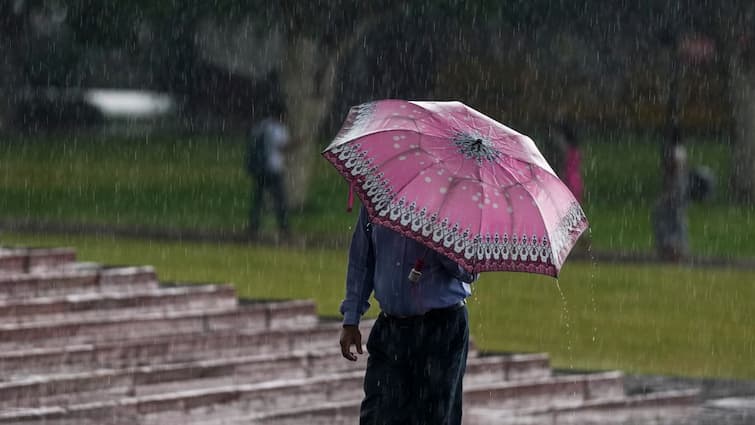 Delhi Monsoon: दिल्ली में कब बरसेगा मानसून? पिछले 9 महीनों में नहीं दिखी ऐसी हवा! जानें क्या है खास Delhi weather update IMD issued alert for rain and monsoon in next 2 or 3 days Delhi Monsoon: दिल्ली में कब बरसेगा मानसून? पिछले 9 महीनों में नहीं दिखी ऐसी हवा! जानें क्या है खास
