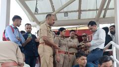 नोएडा में फुटओवर ब्रिज की लिफ्ट में आई तकनीकी खराबी, 45 मिनट तक फंसे रहे लोग