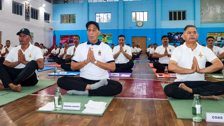 Defence Minister Rajnath Singh with Chief of the Army Staff General Upendra Dwivedi and others takes part in a yoga session on the International Day of Yoga, in Udhampur, J&K.(Image Source: PTI Images)