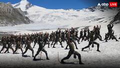 PHOTOS: लेह से विशाखापट्टनम और समंदर से सीमा तक... पूरे देश ने किया योग; देखें तस्वीरें