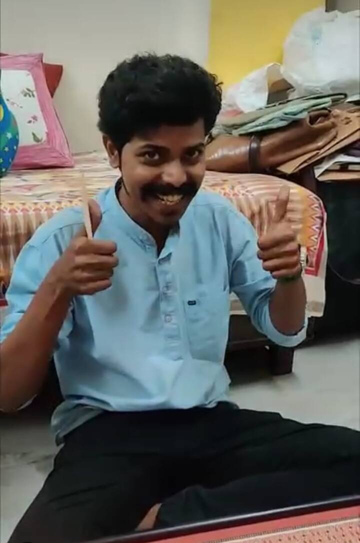 तर 'भाऊबळी', 'उनाड', 'झोंबिवली', या मराठी चित्रपटांमध्येही तुषारने भूमिका साकारली होती.